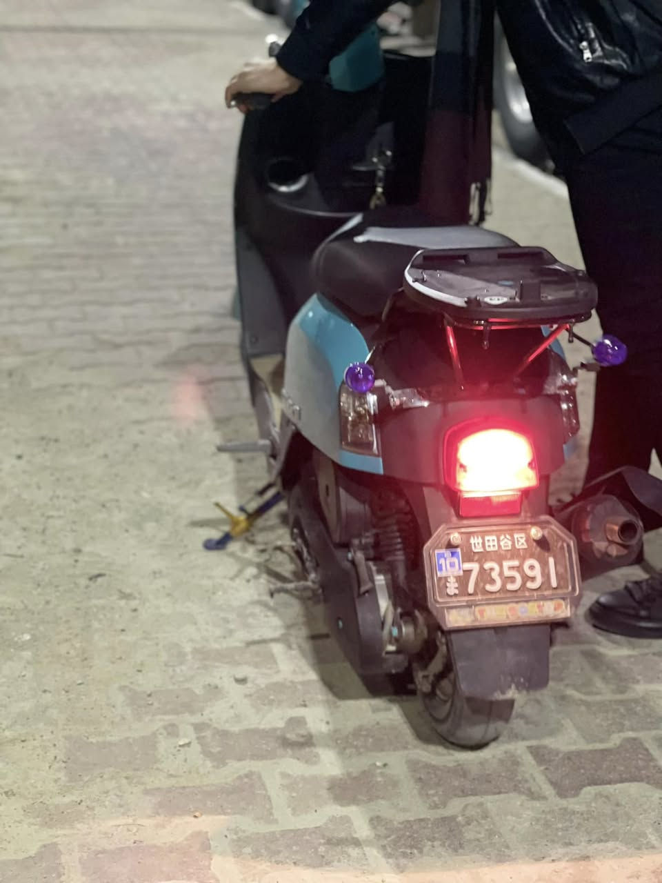 سلام عليكم شباب ماكس بوليس للبيع ماصارلة هواي من طالهة لونهة اسود ومصبوغة صبغ حراري دراجة بلادية وين ميعجبك افحص. حيل متوازي على فلوسها. دراجة مال جناي الله شاهد متعوب عليها عندي ظرف وريد ابيعها مكاني بلكوفة وشراي بخدمتة ***********
