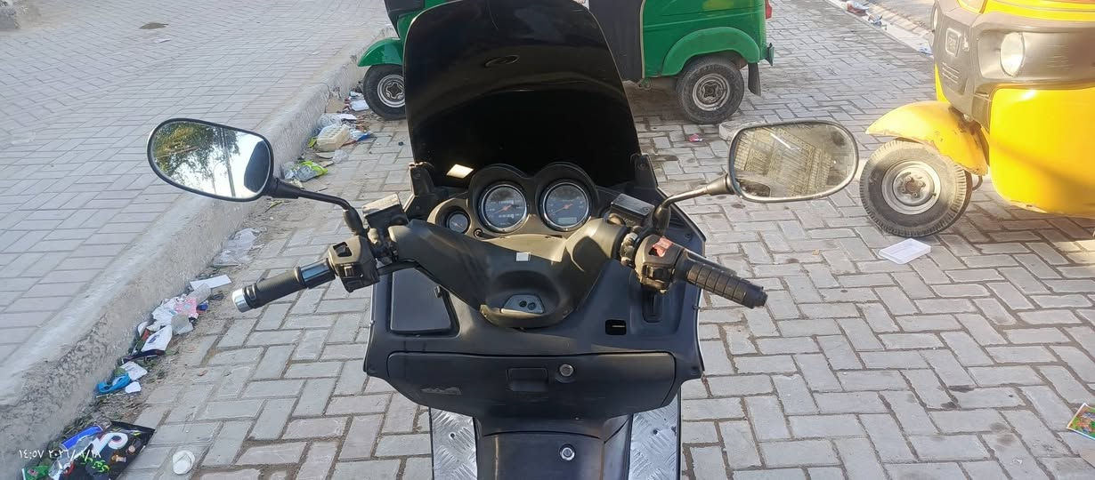 فورزه 6---0
سويج دراجه 
خير من الله
تجي اشوف ابعينك 
الدراجه ولفاتها ضعيفه 
حماوه ماكو 
جوه النص
مدينه الصدر 
***********
