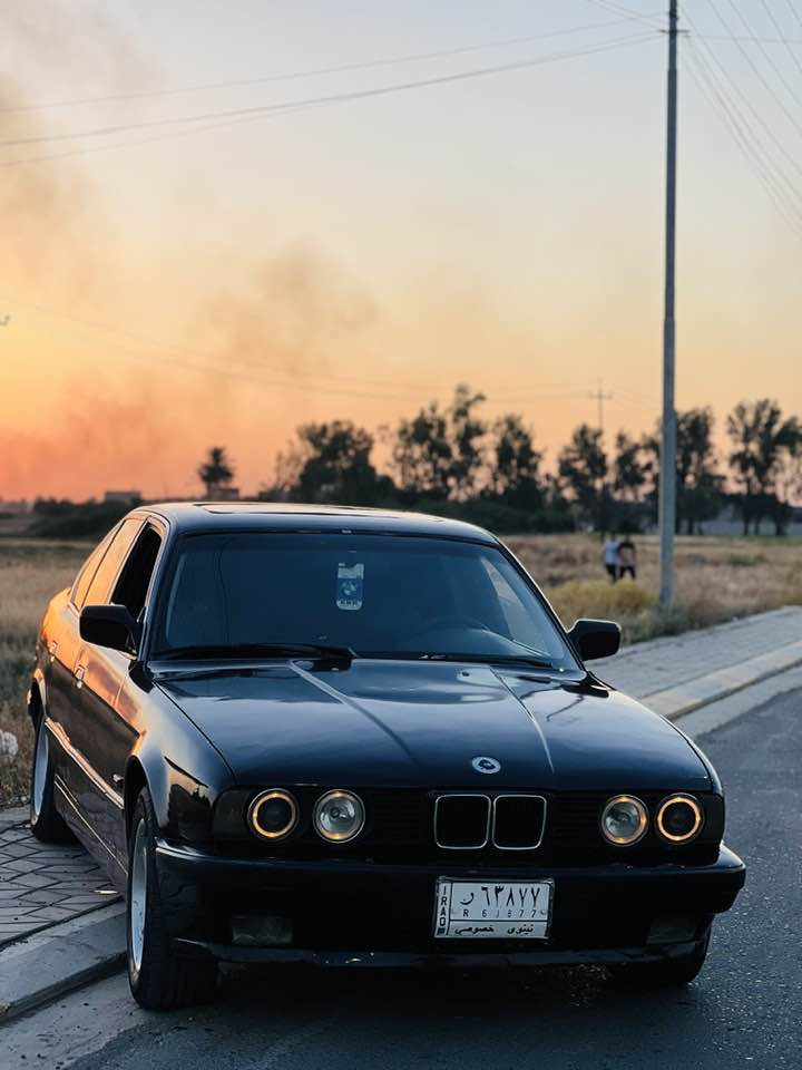 السلام عليكم 
BMW للبيع 
الموديل 93
رقم نينوى سنويه عظم عاج 
صبغ جماليه 
تخم تاير جديد
كهربائيات كلها شغاله 
كير محرك شرط 
العنون تكريت فلكه الفرسان 
الاستفسار ***********
