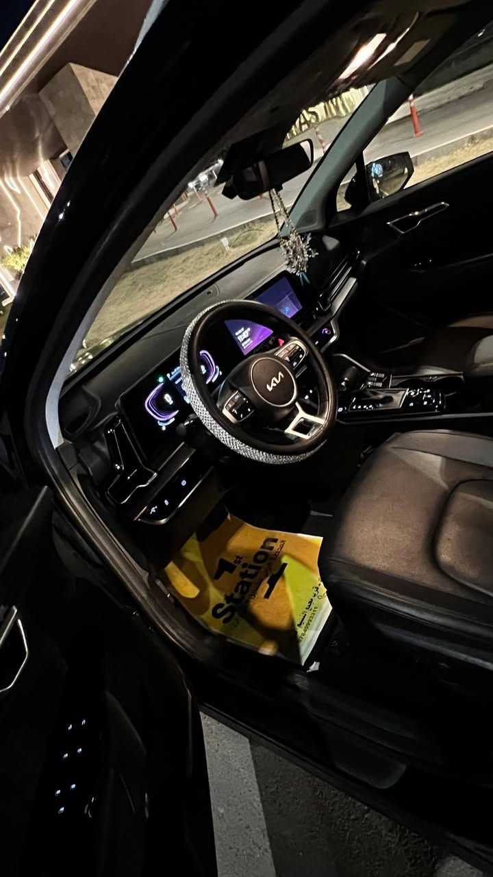 كيا سبورتج 2023
وارد أمريكي فول مواصفات عدى الفتحه 
دعاميه الاماميه فقط ( بدون أيرباكات مكفوله )
المواصفات....
رادار أمامي 
رادار خلفي 
شاشه كبيره متصله 
تحديد مسار 
حساسات اماميه وخلفيه 
تحكمات ستيرن جهتين 
كراسي كهرباء 
تدفئه تبريد لمس مناخ منفصل 
داخل اسود جلد 
قطعتين تبريد 
بصمات أبواب وجنطه وتشغيل 
ويل كب كروم 
تخم تايرات جديد 
ماشيه ٢٢٠٠ كيلو فقط 
وبعد اكو مواصفات ما ذكرتها 
السعر 220 ورقه مكاني بغداد 
مثبت لوحات بغداد الجديدة 
للاتصال على الرقم ***********
