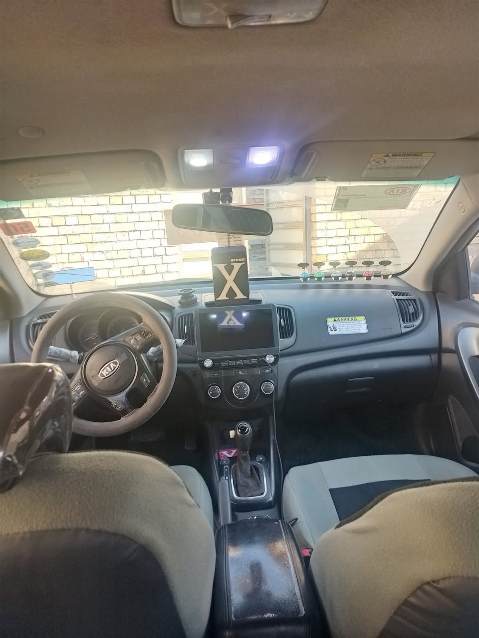 سلام عليكم فوتي 2013 للبيع سياره ماناقصهه شي كير مكينه مكفولات مجنبزه احله من صوره حادثهه جاملغ امامي سعر90بيهه مجال بصيط *********** مكاني بغداد
