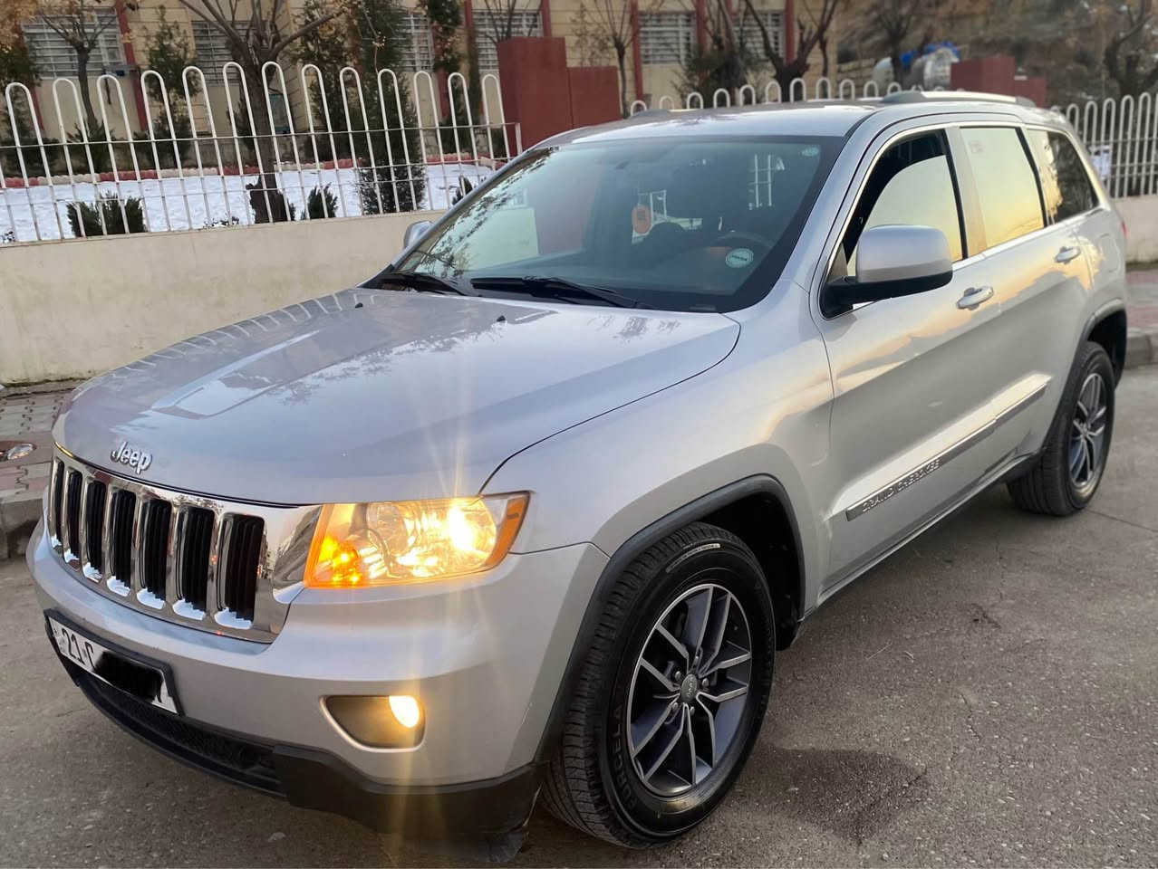 Jeep laredo 2011
جیب لاریدۆ مۆدێل 2011
مواسفات کەنەدی ،شاشەو کامێرا و بەسمە و دەرگا بەسمە ،،سوکان کارباو ڤۆلیۆم و تحدید سرعە ..
دەبڵ اکسل ,,مکینە 6 پستۆنە و نەکراوەتەوەە..
رەسم سۆنریم داناوە
  ،بێ گۆران برغوی لێ باندراوە ،،گیرومکینە و هەموو گیانی بەشەرت 
تایەو پێش و هەموو شتی تازەیە ،،سنوی بەناو خۆمەوەیە٢٠٢٧ بەسەر ئەچێ
سعری١٥٧$ و مجال
***********]
جیب لاریدو مودیل 2011

 سیارة كندی ،،مواسفات لاریدو 
مكفولة كافالة عامة ..،بدون حادث و تبدیل ،، صورە صونار  
محرك ٦ سلندر ممفتوح،،
سنویة باسمی جدید حتی ۲۰٢٧
اطاراط ،،صدر ،،محرك ،،كیر ،،تحویل ،،صبخ ،،كلة بشرطط
سعر ١٥٨مجال 
رقم موبایل*********** السليمانية, العراق
