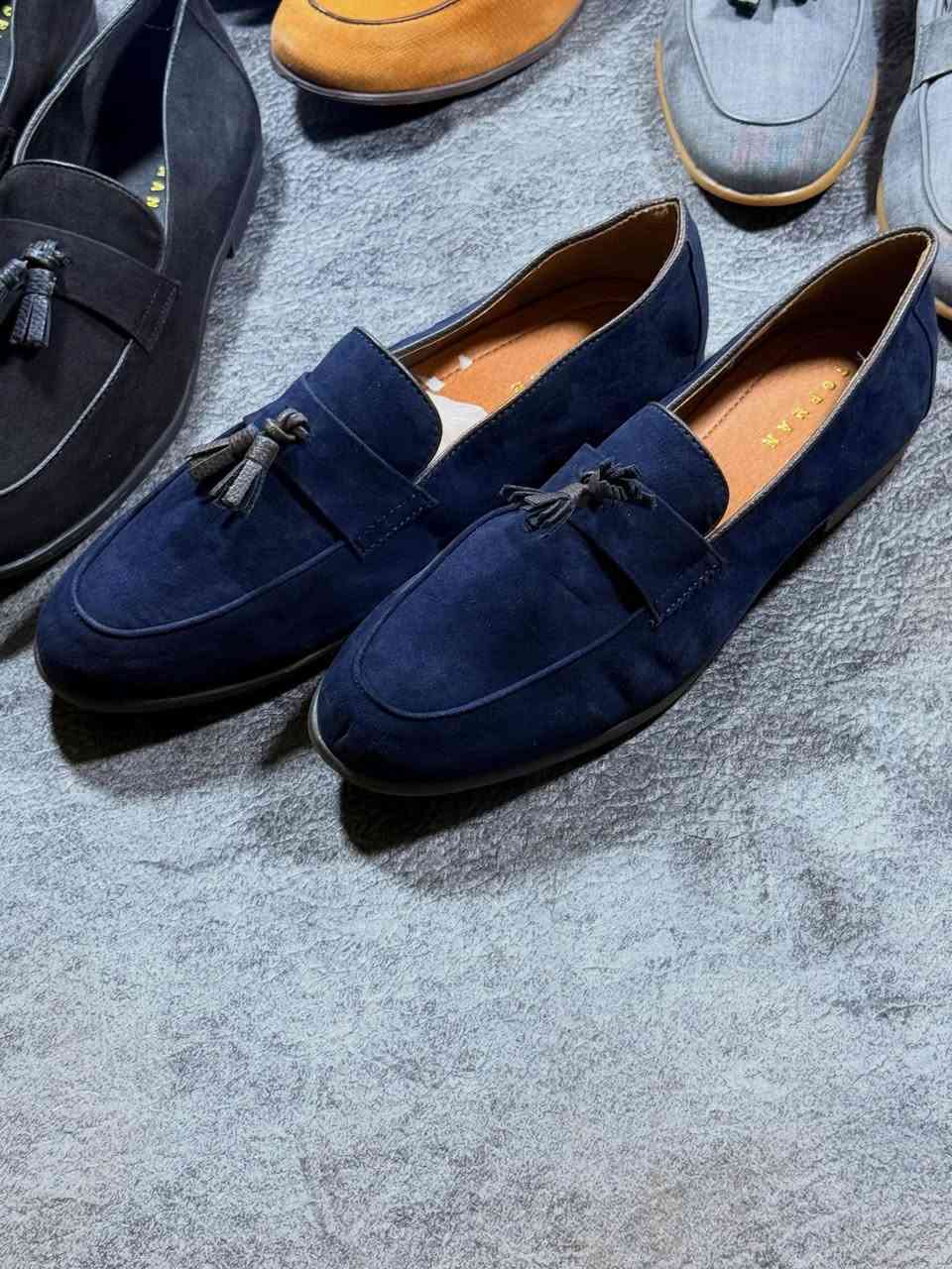 ✨ لوفر العيد وصل ✨
ستايل راقي… جودة أرقى… وإطلالة تخلي حضورك مختلف 👞🔥

ألوان مميزة وتصميم فخم يناسب العيد والطلعات والسهرات 🤎🖤💙
✅ أغلب القياسات متوفرة
✅ خامة مرتبة ولمسة فخامة
✅ أنسب الأسعار
🎉 تخفيضات خاصة بموسم العيد

لا تفوّت الفرصة… الكمية محدودة ⏳
📩 للحجز راسل الصفحة
📱 واتس آب: ***********

احجز هسه وخلي ستايل العيد يحچي عنك ✨
