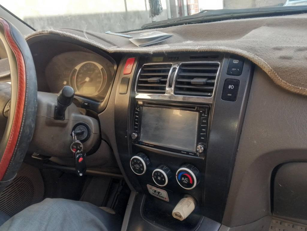 توسان موديل 2009 مكينه وكير تبريد جهز رقم بغداد تحويل مباشر موجوده ذي قار غراف سعر 82   جافي وصبغ عام *********** مكينه 2000 جهز ناصرية, ذي قار
