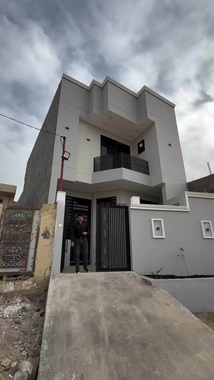 دار للبيع  بناء حديث  في حي الزهراء 
المساحه 100متر واجهه ٦ونصً طابو زراعي سند 25

الطابق الأول 
غرفه نوم وصاله مع صحيات وكلدور كبير ومطبخ  ومجمع صحي  عدد2 الطابق الثاني غرفه نوم 2 
 وصحيات

للأستفسار الاتصال 
 علي حسين *********** 
ياسر الكعبي ***********

او مراجعة مكتب ورق الزيتون  للعقار
الفرع الاول نادر الثانيه شارع عفتان حي الزيتون 
الفرع الثاني نادر الثانيه شارع الكشك ركن مجمع المدارس
