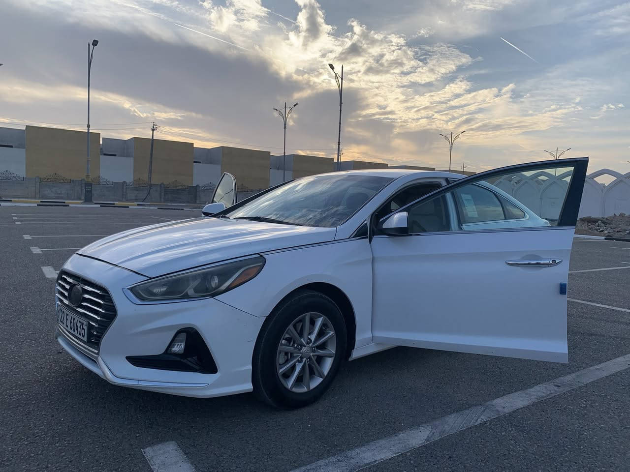 السلام عليكم … سوناتا ٢٠١٩  أمريكي SE محرك GDI 2400  حادثها بنيد بامريكا  رقم أربيل السنوية لنهاية ال٢٠٢٦ تريد تحويل تريد وكاله صور السونارات موجوده وتجي تفحص وبيك خير وتدلل مواصفات نص فول 
تحكمات ستيرن 
رادارات ٣٦٠ درجة 
مانع انزلاق 
كار بلاي
وضعيتين قيادة 
تحكم مرايات كهربائي 
تبريد تدفئه شغال 
كامرة خلفيه 
گير اوتو - عادي 
السياره بالحقيقه احلى من الصور 
السعر 140$
مكان كربلاء المقدسة 
***********
***********
