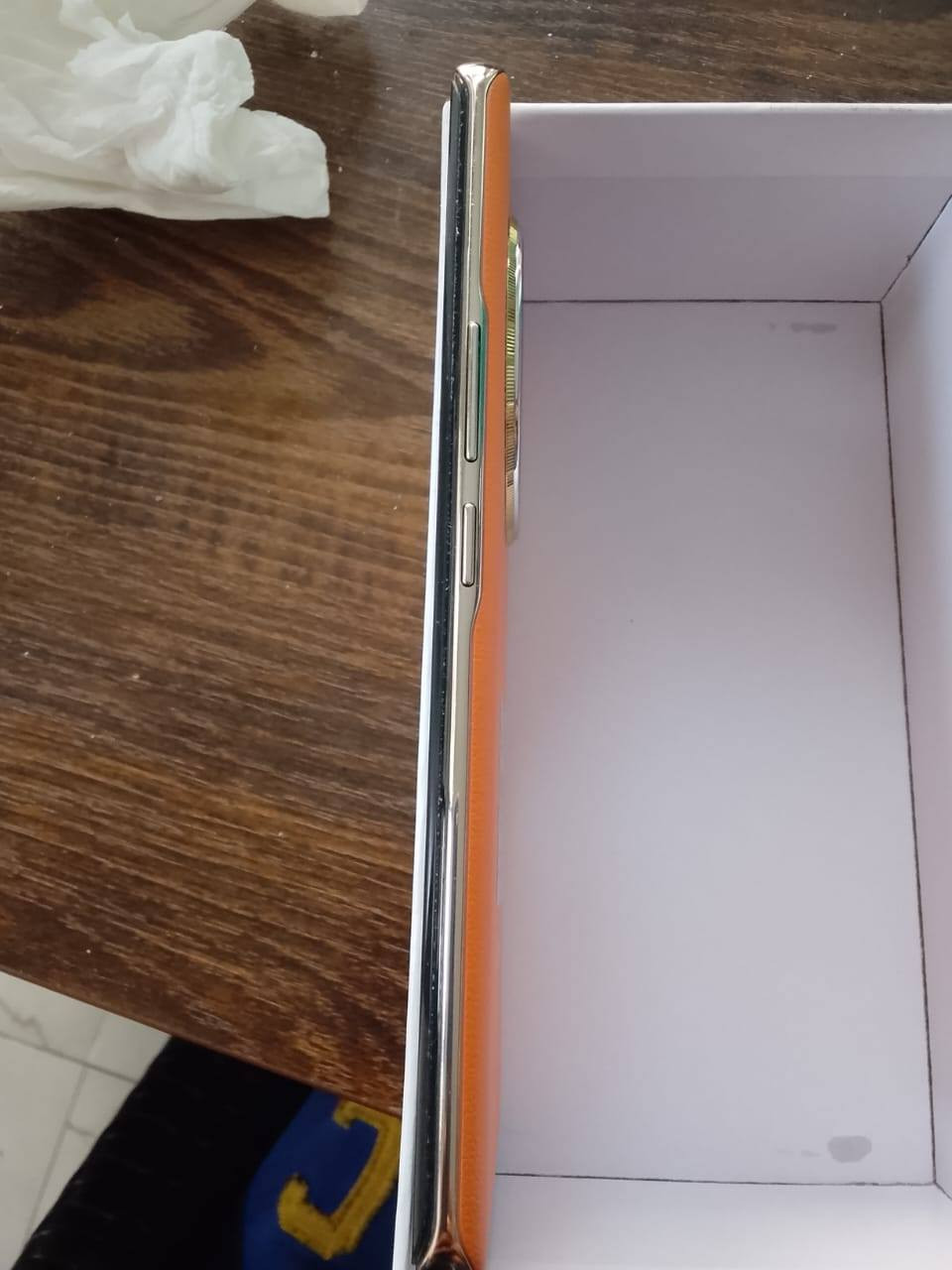 سلام عليكم موبايل هونر X9C المبايل صارلي اقل من 15 يوم من ماخذه وحاله حال الجديد وملحقات كامله كارتونه وشاحنه السعر 350 وبي مجال حك جيه معجبك السعر اعبر المنشور / ممتواجد فيس /الاتصال ***********
