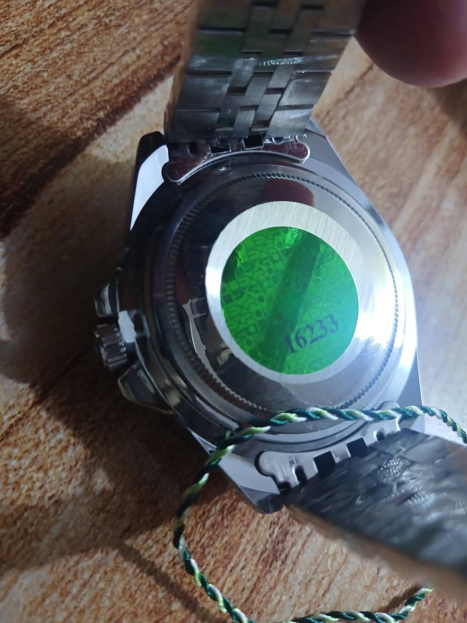 ساعه رولكس ببسي باله بهذا الشكل مع علبته
ساعة تحفة فنية كوارتز 

رنك دوار وميناء سوداء فخم مع اميال وارقام لامينوس 

زجاج زفير ضد الخدش وسير مصنوع من الاستانلس ستيل 

مقاومة ماء والغبار 

الساعة مختمه من كل مكان

السعر :- 25ع اول تم  مع توصيل 

للحجز والاستفسار يرجى الاعتماد خاص


**إذا كنت صاحب هذا الإعلان وتريد حذفه لأي سبب، رجاءا أرسل رسالة إلى الدعم الفني**