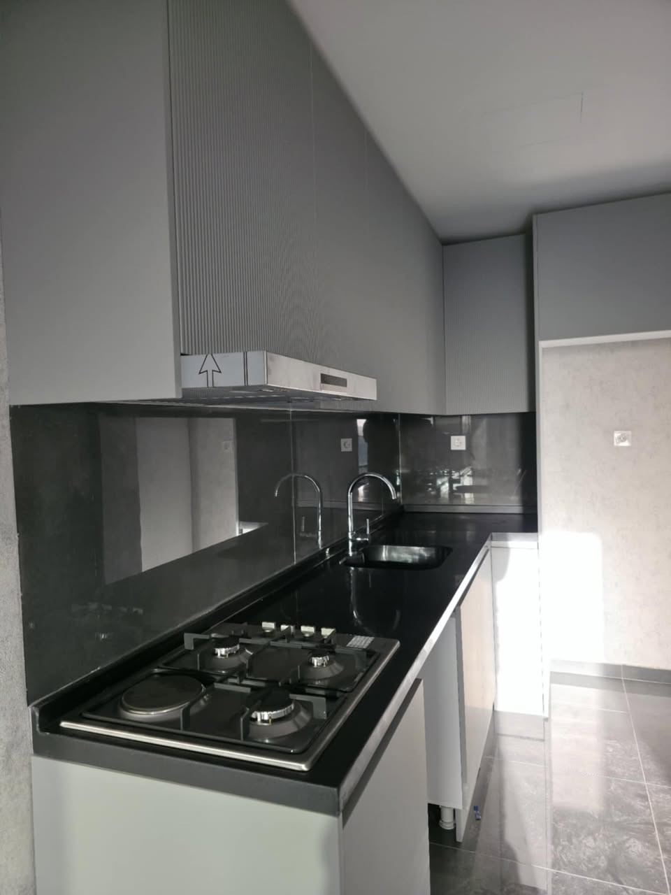 شوقە بۆ کرێ لە کوین تاوەر
یەک ژوری نوستن 1+1 
بۆ پەیوەندی *********** 
شقة للإيجار من کوین تاور
غرفة و صالة 1+1
للاتصال ***********
