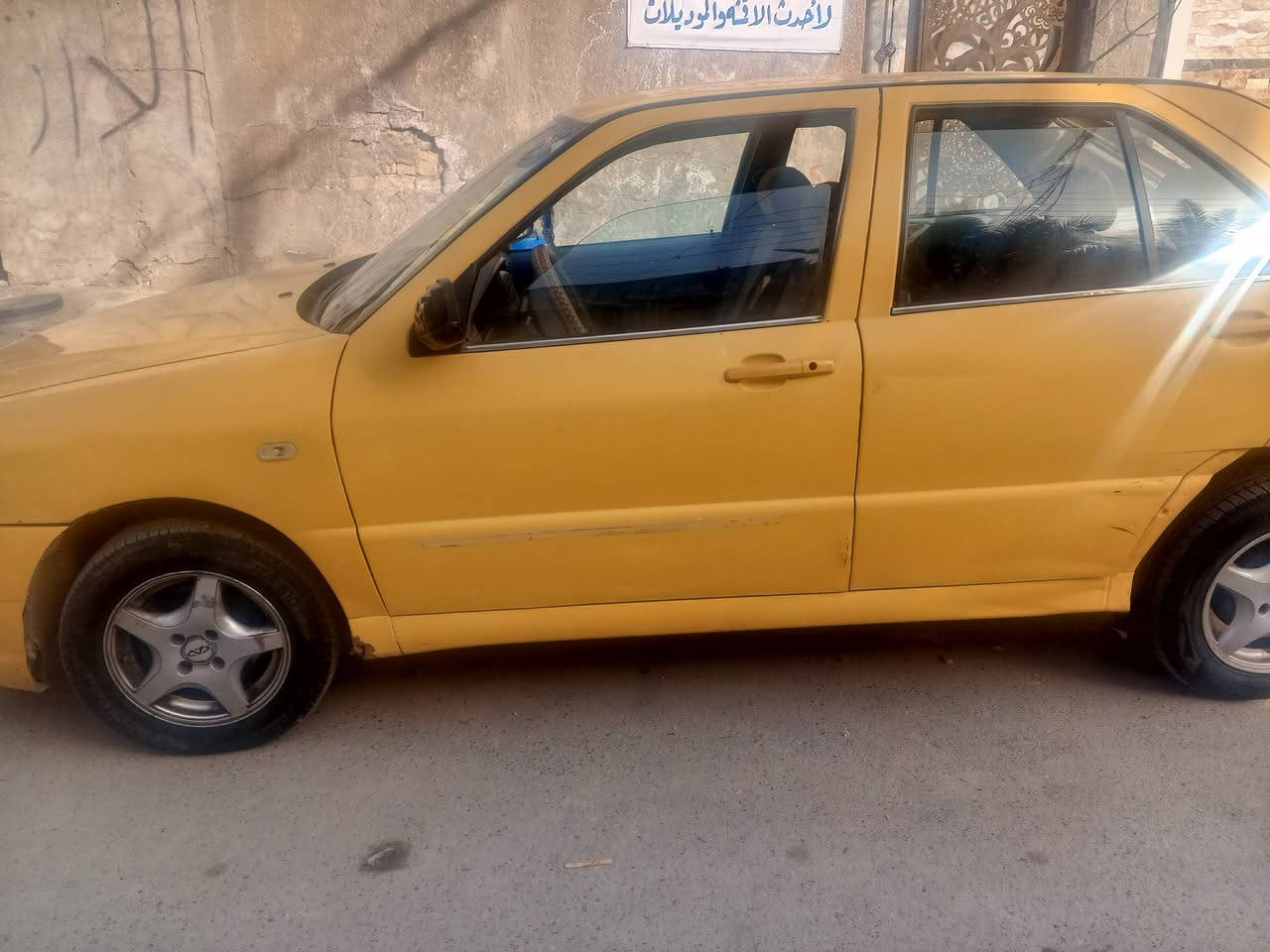 اللهم صل على محمد وال محمد شيري كيون بلادي للبيع رقم احمر بغداد راعيهه يريد تحويل  ابيع كوم حديد مالي شغل بل هيه ولا غرامات كوم حديد السعر 10 للتواصل ***********
