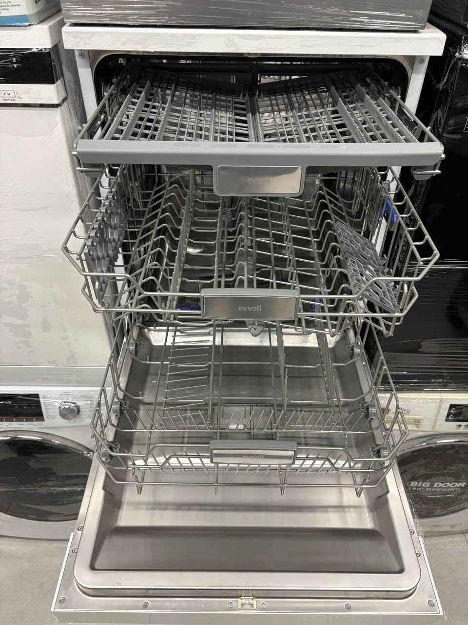 غەسالەی جل شۆر مارکەی Evvoli زۆر جوان و تازە مۆدێل تازە 
١٤ نەفەری 
٣ ڕەفە 
تەنها ٢١٠ هەزار 

گەیاندنمان ھەیە ..🚕🚚
ناونیشان: 📍
سلێمانی /ئاوبارە / بەرامبەر دەروازەستی / پشتی ڕێبین فرێش 
بۆ پەیوەندی کردن/*********** / السليمانية, العراق
