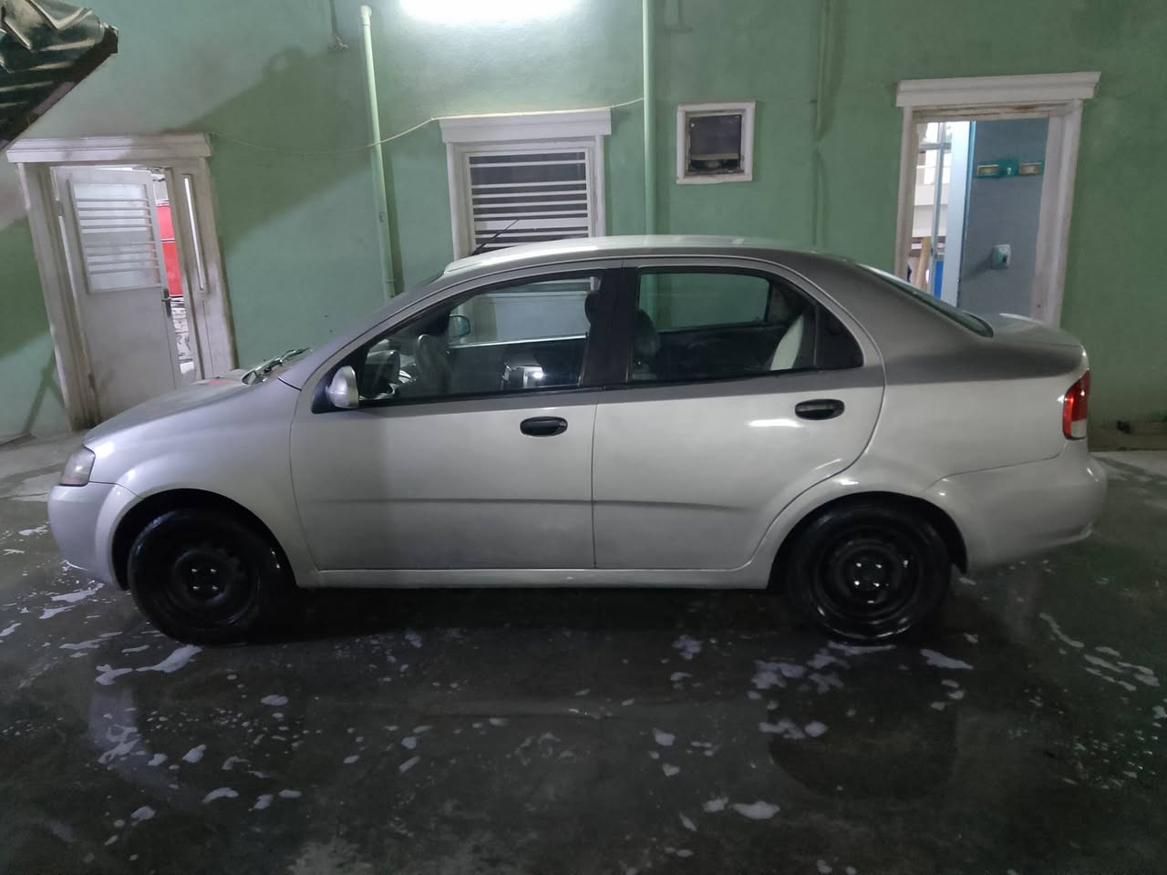 اڤيو 2006مصبوغه احزام لجماليه محرك جديد حاويه مفتوح سعر50وبيه مجال قليل رقم الهاتف ***********
