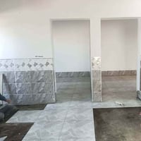 بيت للبيع • ٢٠٠م • مقابل مستشفى حسين