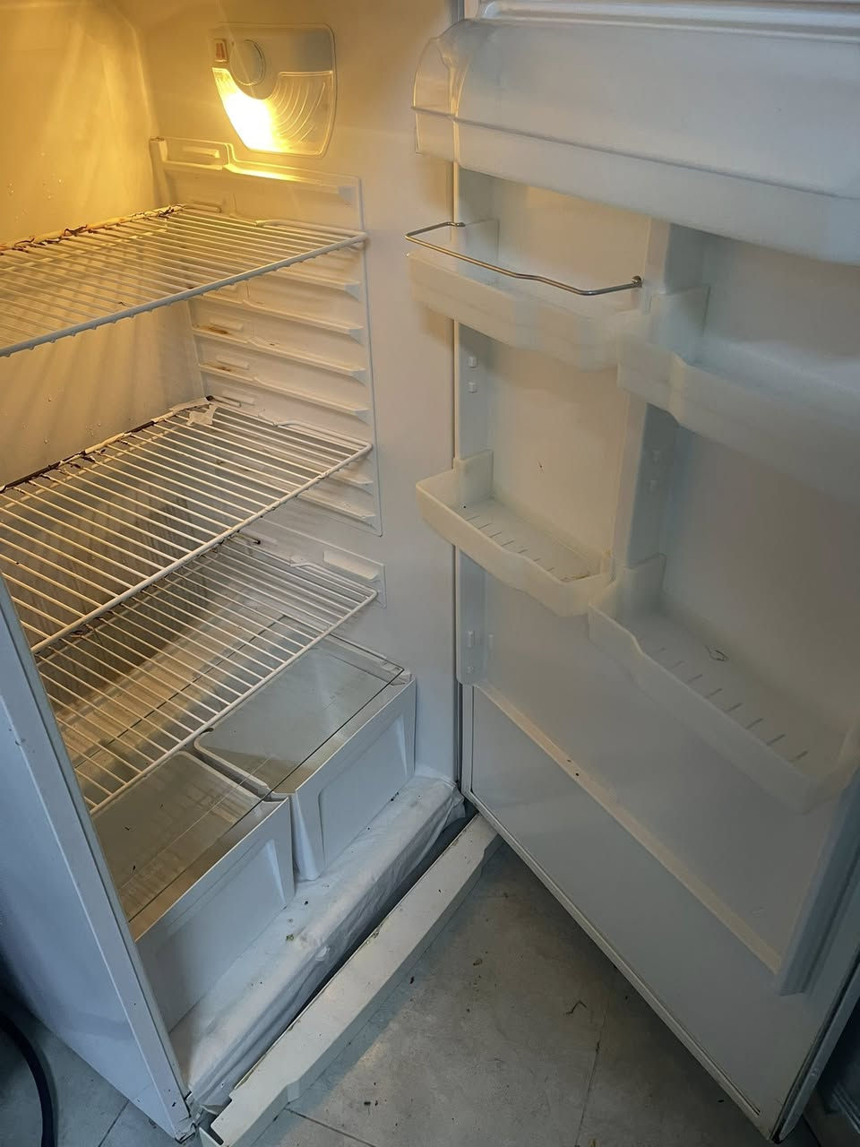 السلام عليكم مجموعة اغراض للبيع
***********
