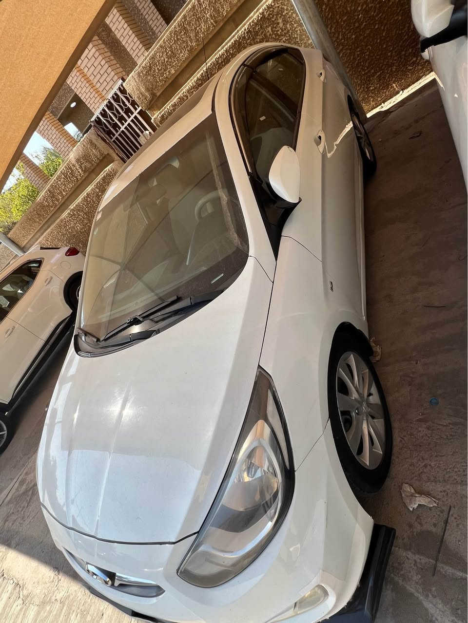 السلام عليكم

اكسنت 2013 خليجي رقم بغداد انكليزي بأسمي 

محرك 1600 قطرتين مكفول كير مكفول 

تبريد شغال صدر جديد تايرات جدد كل كهربائياتها شغاله مابيها اي نقص ماشيه 124 

قطعتين صبغ باب بصف السائق والبنيد بدون دواخل 

مكفوله 

السياره بلو 

فتحه 

تحكم ستيرن 

تحكم مري واشاير بالمري 

5 تچاوي 5 ويل كب abs

ارضيه مغلفه جلد 

مكان منصور 

سعر 97

***********
***********
الآسيا فقط واتس 

شراي اتصل بغداد, العراق
