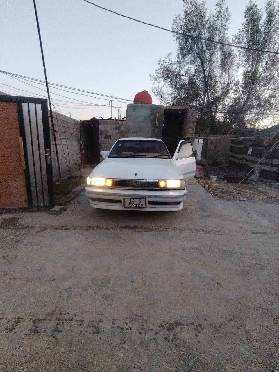 سلام عليكم كروسيده موديل 92 كير محرك ونجي تخم تاير حداديه بطاين جدد جام شغال كله قفالات لايتات ويلات جدد شاشه كشر حلو مصبوغه جماليه تحويل ثاني يوم 
سعر 41 مكاني بصره كرمت علي  *********** واتساب  مستعجل عل بيع
