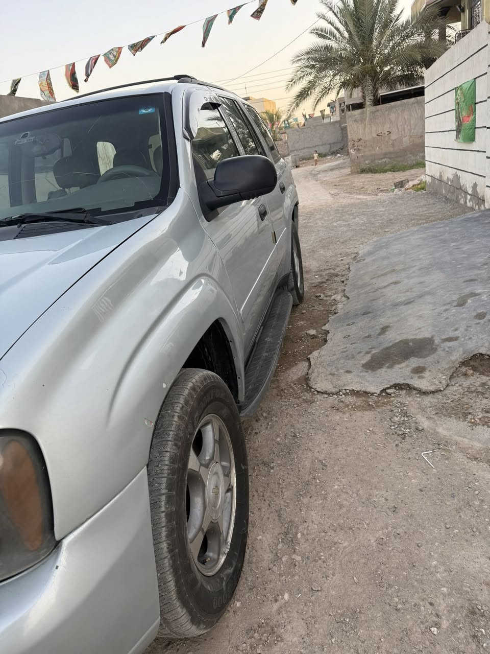 السلام عليكم
بلايزر ٢٠٠٨ محرك ٤٢٠٠ مصبوغه حزام  
* رقم بغداد سنويه جديده / 
*باتري جديد 
*صدر امامي خلفي نضيف
*تخم ويل نظيف جدا 
* ميزانيه وبلنص جدد  
* كل كهربائيات شغاله 
*تبريد ثلاجه من اول تشغيل

مراوس فقط
للاتصال (***********) العنوان ( ديالى الخالص )
