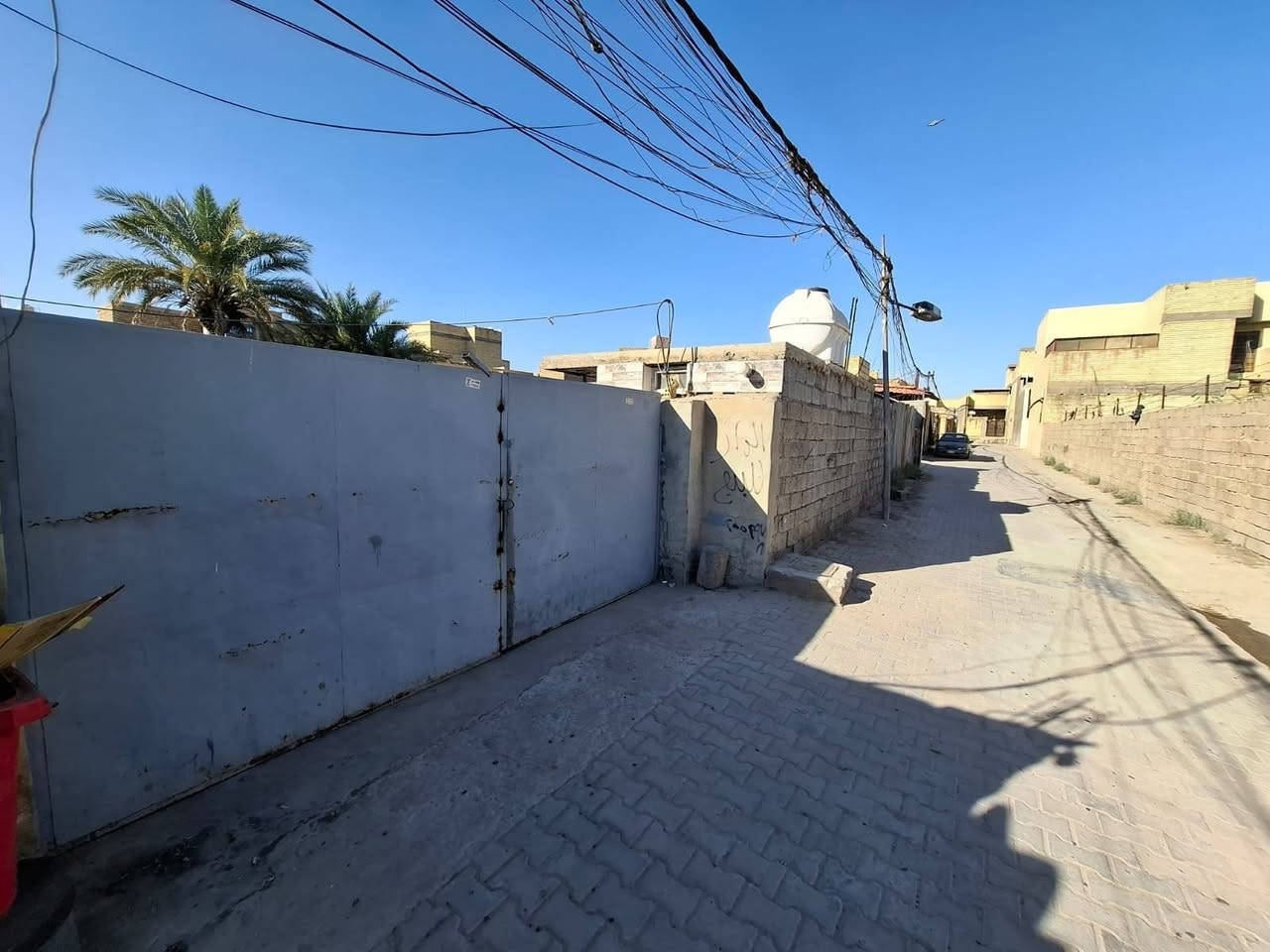 السلام عليكم  مكلف بالنشر  كاع زراعي سند ٢٥  المساحه ١٠٤٠ م  الواجه ٢١ونص متر والنزال ٤٨ م  يحتوي على  دار بمساحة  ٢٢٠م  طابق واحد يحتوي على أربع غرف مع ٣ صحيات مع مشتمل متكامل سندويج بنل  المكان الشعله شارع أفران الضياء اول دربونه على اليمين
للتفاصيل  اكثر  ***********
السلام عليكم  مكلف بالنشر  ارض زراعي سند ٢٥  المساحه ١٠٤٠ م  الواجه ٢١ونص متر والنزال ٤٨ م  يحتوي على  دار بمساحة  ٢٢٠م  طابق واحد يحتوي على أربع غرف مع ٣ صحيات مع مشتمل متكامل سندويج بنل  المكان الشعله شارع أفران الضياء اول دربونه على اليمين
