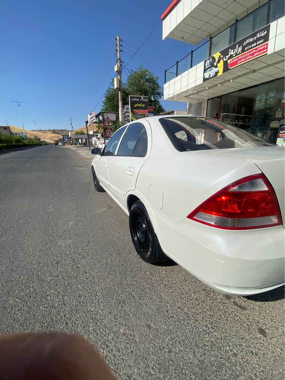نیسان سەنی مۆدیل ٢٠١٠  گیرو مەکینەی بەشەرت  ٢ جام کارەبای مەکینە سپیە سەنەوی نویە 
 گیرتۆماتیک ٢پارجەی بۆیاخە تۆزیک ناوی گرتوە  
سحری ٨٣ گەڵا 
شوین قەزای دوکان 
ژ/ *********** 
ژ/*********** دخان, السليمانية
