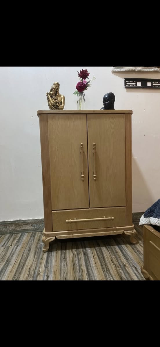 السلام عليكم غرفه للبيع جديده استعمال قليل نوعيه الخشب سنديان السعر  مليونين ونص  وبيها مجال ومع المندر  العنوان كربلاء  للتواصل خاص


**إذا كنت صاحب هذا الإعلان وتريد حذفه لأي سبب، رجاءا أرسل رسالة إلى الدعم الفني**