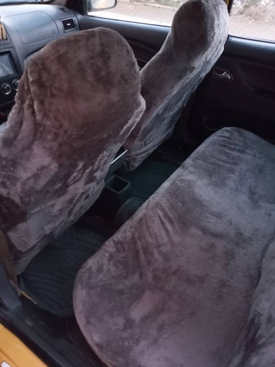 السلام عليكم للبيع شيري ميرال ٢٠١٤ شمالي السياره حلوه ونضيفه بدون نواقص محرك كير بشرط تخم تاير صدر تبريد كله جديد فول اوتوماتيك بس كير عادي السعر٣٨ وبيها مجال للطيبين ***********
