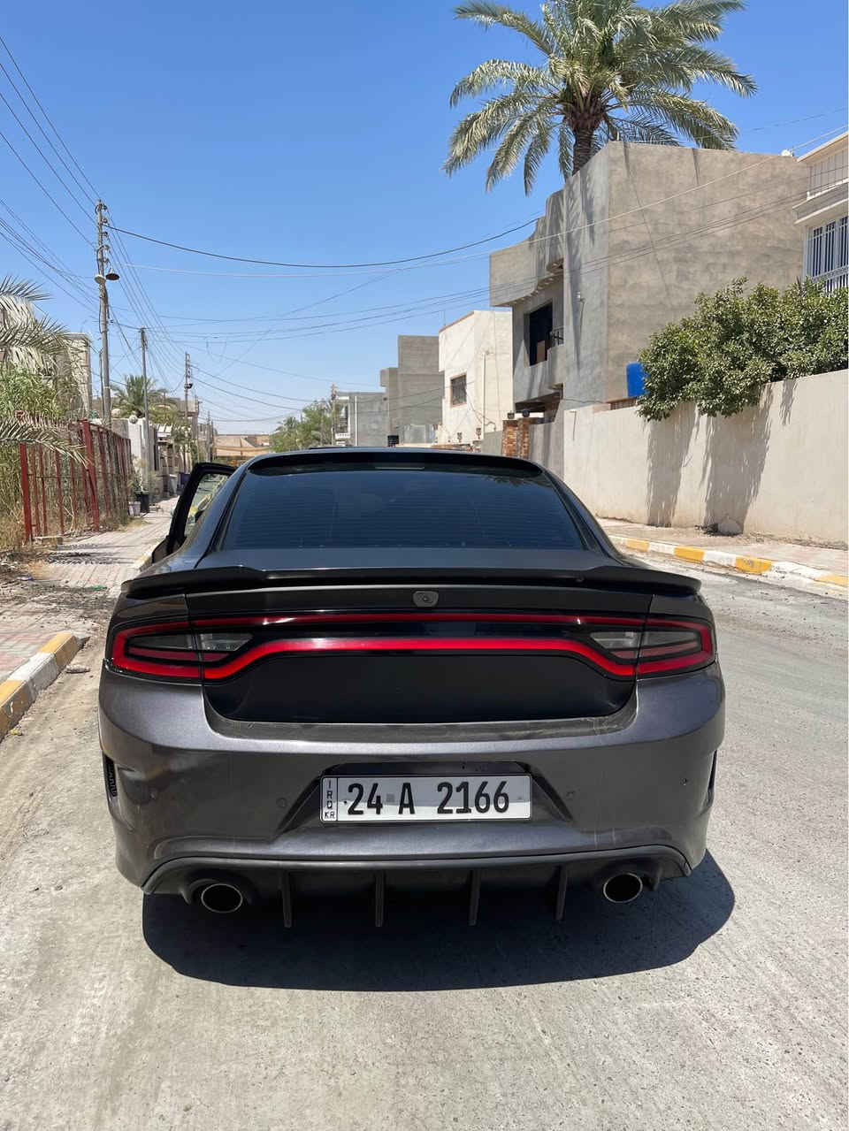 2016 
▪️ محرك HEMI V8 سعة 6.4 لتر
▪️ قوة 485 حصان وعزم 644 نيوتن.متر
▪️ كير أوتوماتيك 8 سرعات ZF
▪️ دفع خلفي (RWD)
▪️ تسارع من 0 إلى 100 بحدود 4 ثوانٍ
▪️ شاشـة Uconnect كبيرة مع بلوتوث وكاميرا خلفية
▪️ تشغيل بصمة وستارت زر
▪️ نظام قيادة رياضي مع Sport Mode
▪️ رنكات 20 إنج وجامات بريمبو عالية الأداء
▪️ مقاعد رياضية لـ5 ركاب مع دعم جانبي ممتاز
▪️ صوت عادم الـHEMI الأصلي اللي يميزها عن أي سيارة ثانية
-بيها صلنصه صوت 🔥🔥 
18500 dollar 💵 
(موقع السيارة صلاح الدين )
*********** سامراء, صلاح الدين
