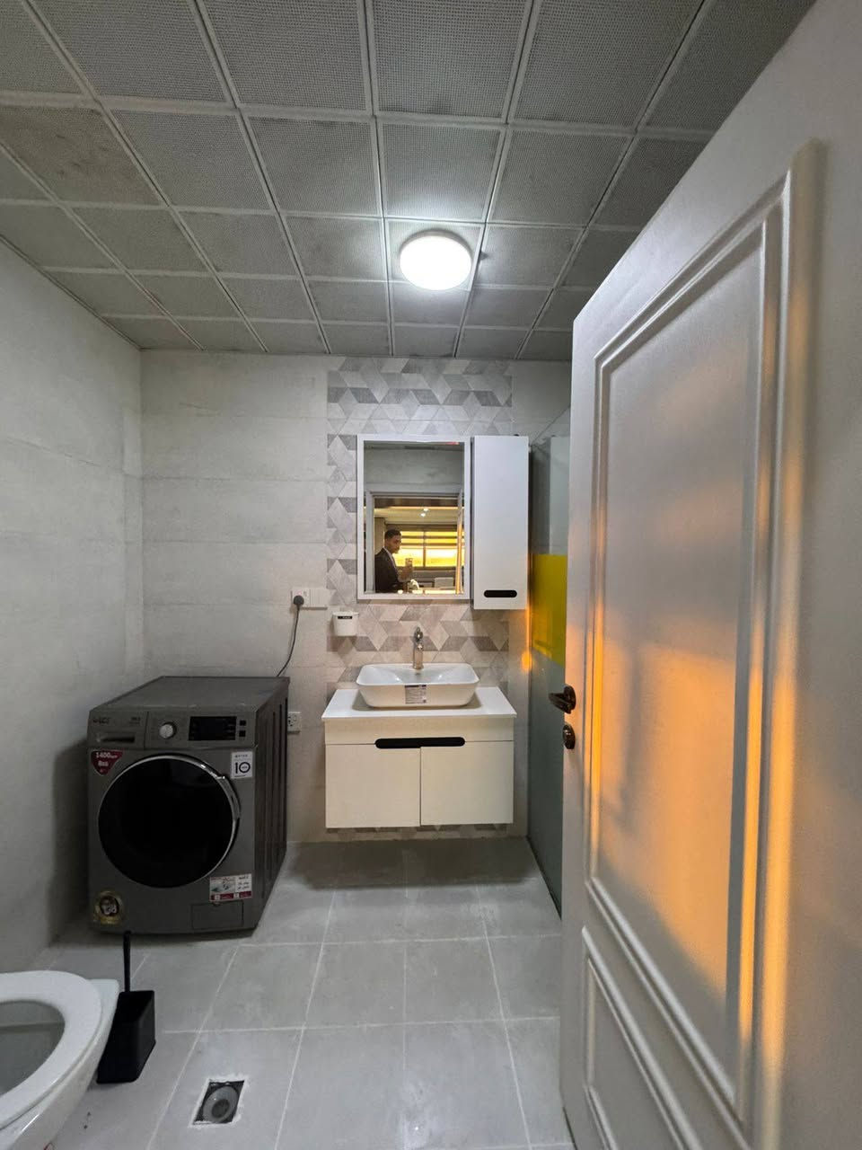 :بيتك الجديد في أربيل ينتظرك! 🏠
​هل تبحث عن الرقي والراحة والمساحات الواسعة؟ نوفر لكم شقة مميزة جداً في مجمع (واو تاورز - Wow Towers)، بتصميم عصري يناسب عائلتك.
​المواصفات:
​✅ المساحة: 200 متر مربع.
​✅ التصميم: 4 غرف نوم + صالة (1+4).
​✅ الموقع: إطلالة مميزة وموقع استراتيجي قريب من كافة الخدمات.
​لماذا تختار هذا العقار؟
​خيارات متنوعة تناسب ميزانيتك (بيع 🏠
​تعامل موثوق وسرعة في إكمال الإجراءات القانونية.
​📍 للاستفسار ومعرفة تفاصيل السعر، تواصل معنا الآن:
📞 الاتصال على الرقم: ***********
أو مراسلتنا مباشرة عبر الخاص.
