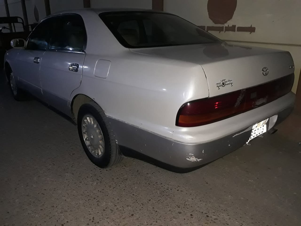 كراون بطة لون ابيض لؤلؤي موديل ٩٣ رقم بصرة نكليزي دولي محرك ٢ ونص
 القبق الاسود السيارة نظيفة جدا نصبتهة كلش حلوة 
سعر ٥٥
ت ***********

