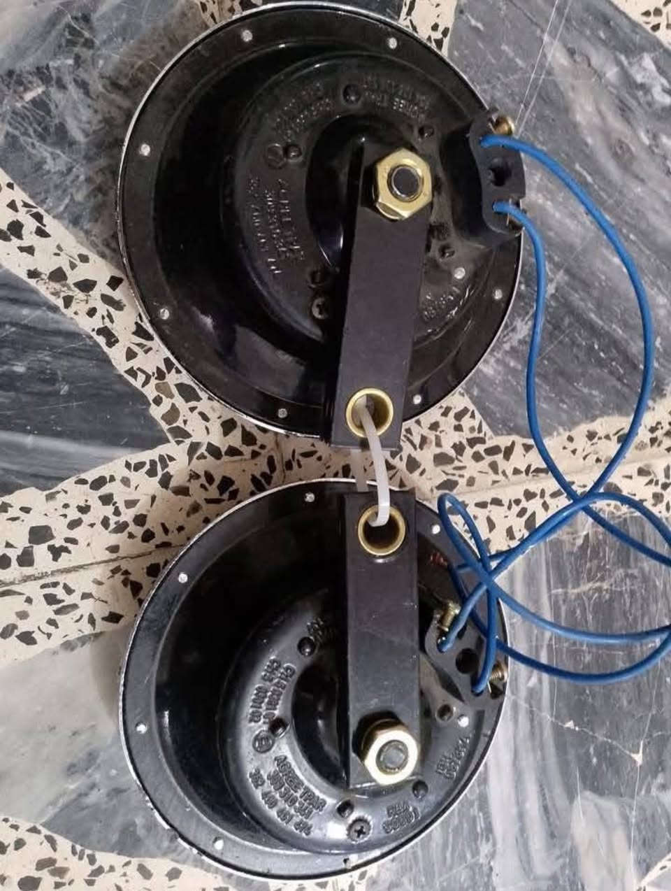 سلام عليك هورنات جنح ابو الكنر مطرز أقراص مختمه 2/5 قباقه نيكل مال مزامط النغمه البالك السعر 250 وبيهن مجال مستعجل عله البيعه مكاني مدينه الصدر ***********
