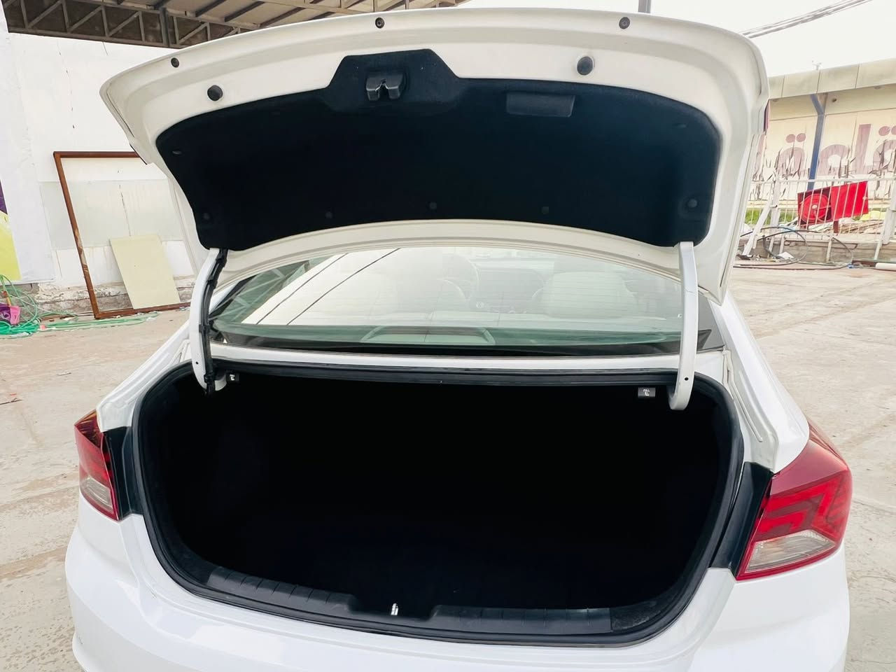 النترا موديل 2020 خليجي محرك 2000 مكفولة فول مواصفات العداد 118 سنوية غير ساقطة
1_ فتحة 

2- حساس امامي + خلفي 

3- كاميرا امامي + خلفي 

4- كشنات جلد 

5- كاعية مخلفة جلد 

6- جنطة ذكيه فتح عند الاقتراب 

7- لايت اوتو +تحكم ماطور 

8- ثلاث بصمات تشغيل + ابواب 

9- يدات نيكل + ترحيب + مراة طي 

10- ثلاث انظمة قيادة سبورت وايكو و نورمل 

11- شاشة اعطال 

12- شاشة ايباد تدعم نظام الاندورد 

13- تبريد قطعتين 

14- تحكم ستيرين جهتين

 السعر 165وبيه مجال

‭0783 249 7029‬
