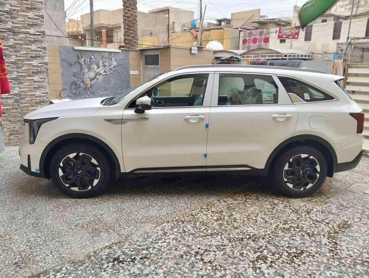 السلام عليكم كيا سورينتو موديل 25 ماشي 11,000 سياره جديده معنى الكلام اربع سلندر سبعه راكب ثلاث قطع تبريد كيرماوس صندوق كهرباء كشنات الاماميه كهرباء سياره كلش حلوه سعرها 290 بغداد المشتل رقم الهاتف ***********
