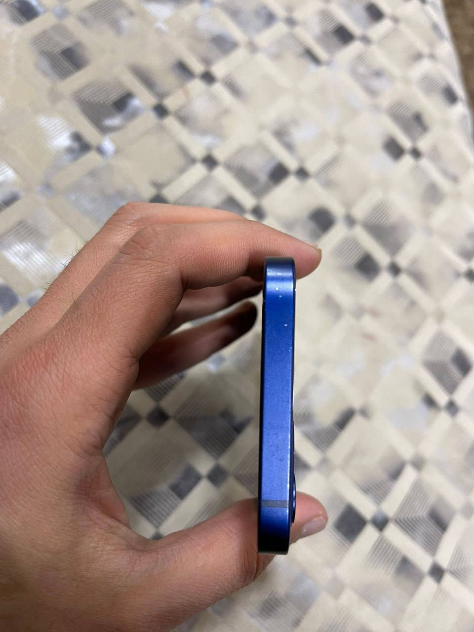 للبيع ايفون 12 ذاكره 128بعده على وضع الشركة مواصل مصلح بطارية ٧٧
سعره 250وبيه مجال مكاني كركوك
***********
***********
