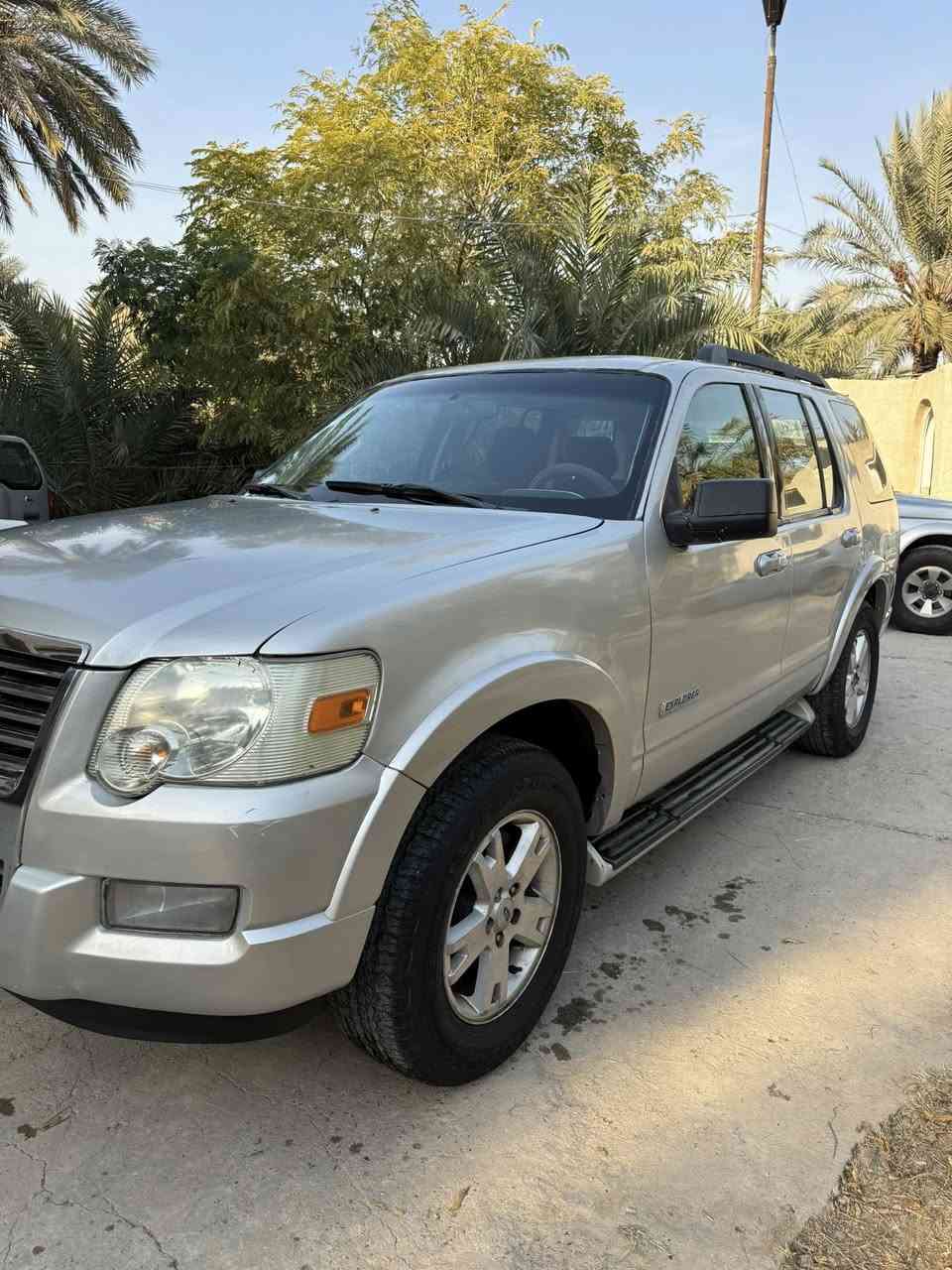 سلام عليكم للبيع فورد اكسبلور وارد امريكي 7 راكب 2009 رقم بغداد دولي بأسمي مكينه وكير جدد تبريد شغال حداديه جديد ترايها ناعم جاهزه مابيها نقص سياره مصبوغه عام بيها تعمير بل بداية القماره سعر 85 وبيها مجال مكاني بغداد الزعفرانيه ***********
