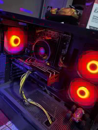 RTX 4060 (8GB) كل الكراتين موجودة   ryzen 5 5500  RAM : 32 DDR4  SSD: ...