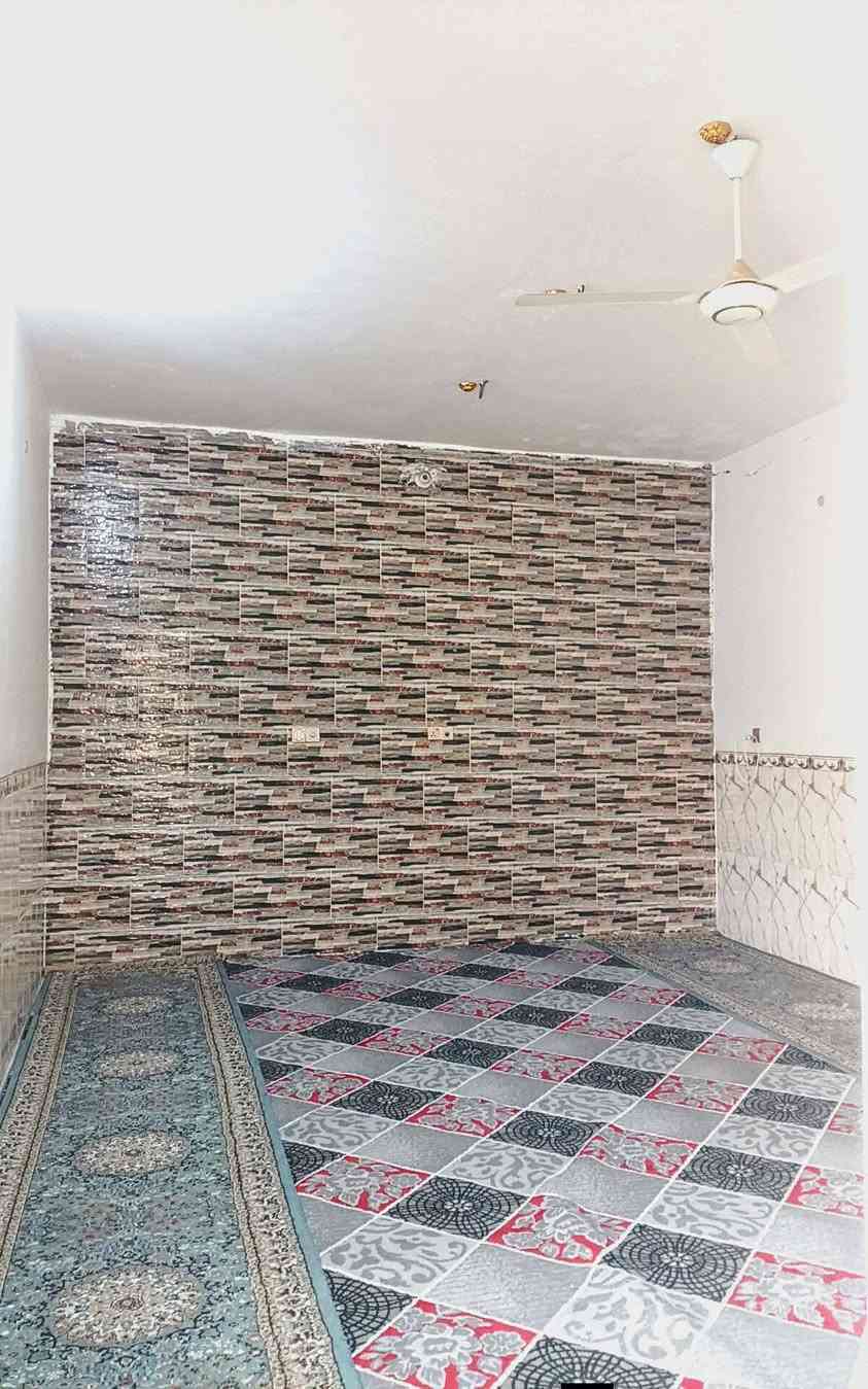 السلام عليكم ورحمة الله وبركاته..
للبيع بيت زراعي مساحه 230م نزال 20 وجه 13م بناء حديث گله طابوك وسيراميك بورسلين غرفتين 5/4 صاله 10/4 المطبخ 7/5 واستقبال 7/5 خدمات ماء وكهرباء ومجاري وشارع عرض 13م   العنوان كوت حي الجهاد الزنابره قُرب صورة الامام  علي عليه السلام والمدرسة الجديدة اسيا *********** اثير ***********
