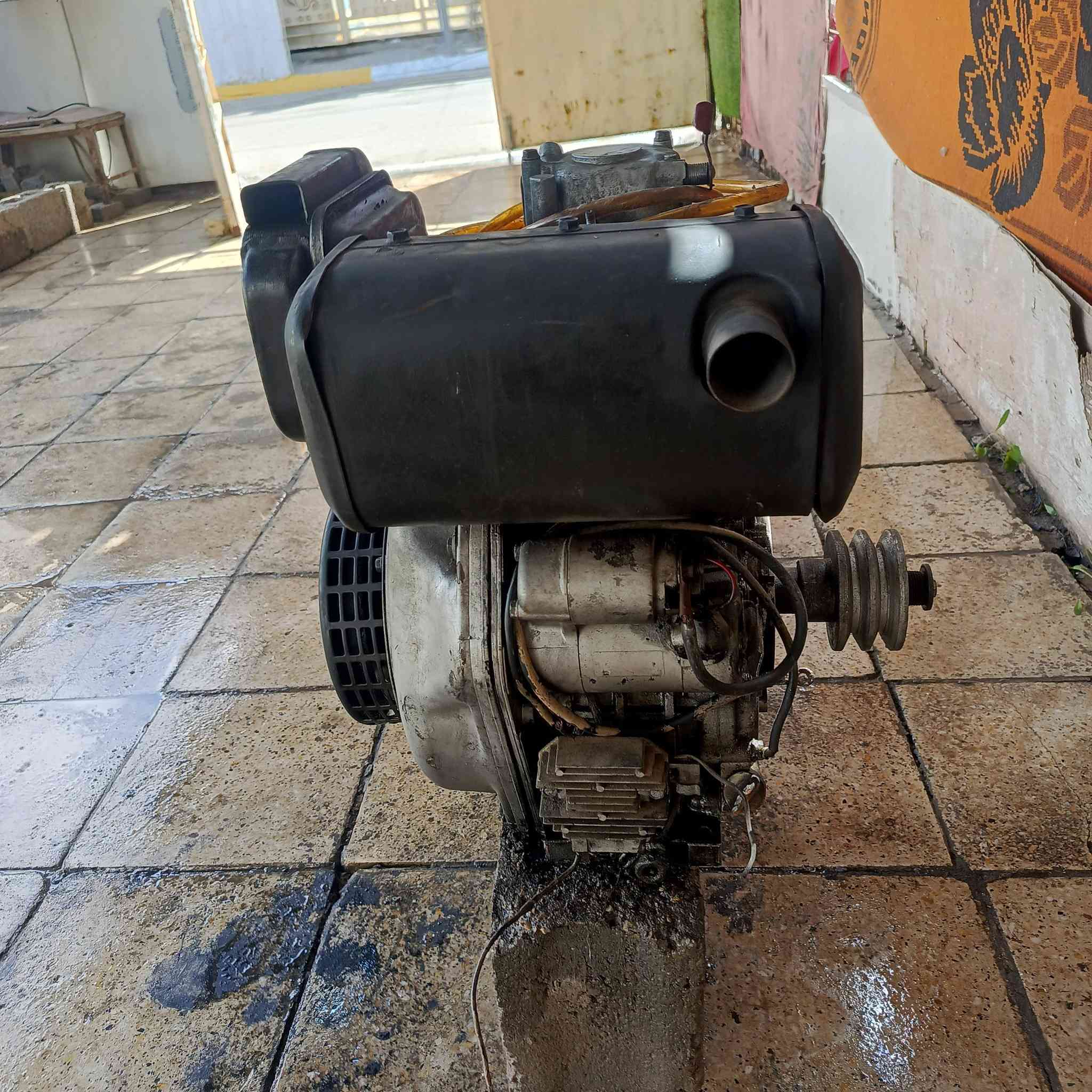 سلامو عليكم ورحمه الله عندي هاي المولد شغاله لبيع سلف تشتغل وحبل بكره سعر 125 مكان الحسينيه قرب مستشفى التركي***********
