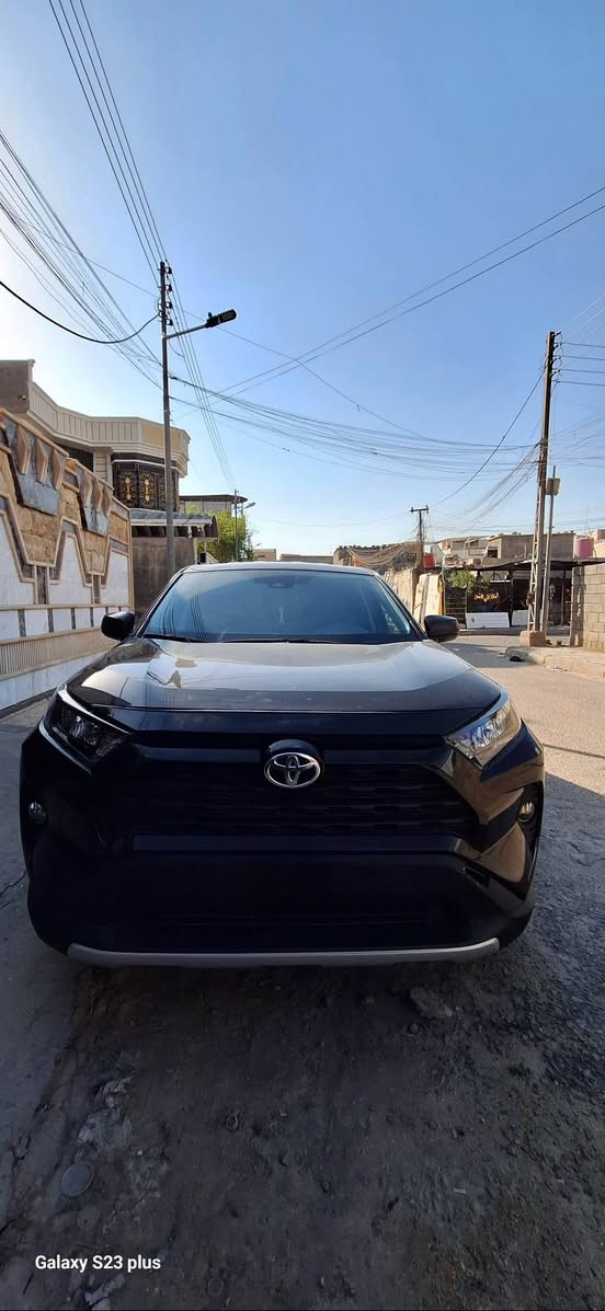 السلام عليكم راف فور 2021 للبيع 
وارد امريكي حادثها جاملغ وبنيد نص فول le بانزين 
رقم بصرة بأسمي جاهزة ما بيها نقص 
السعر 175. وبيها مجال للشراي 
***********
البصرة
