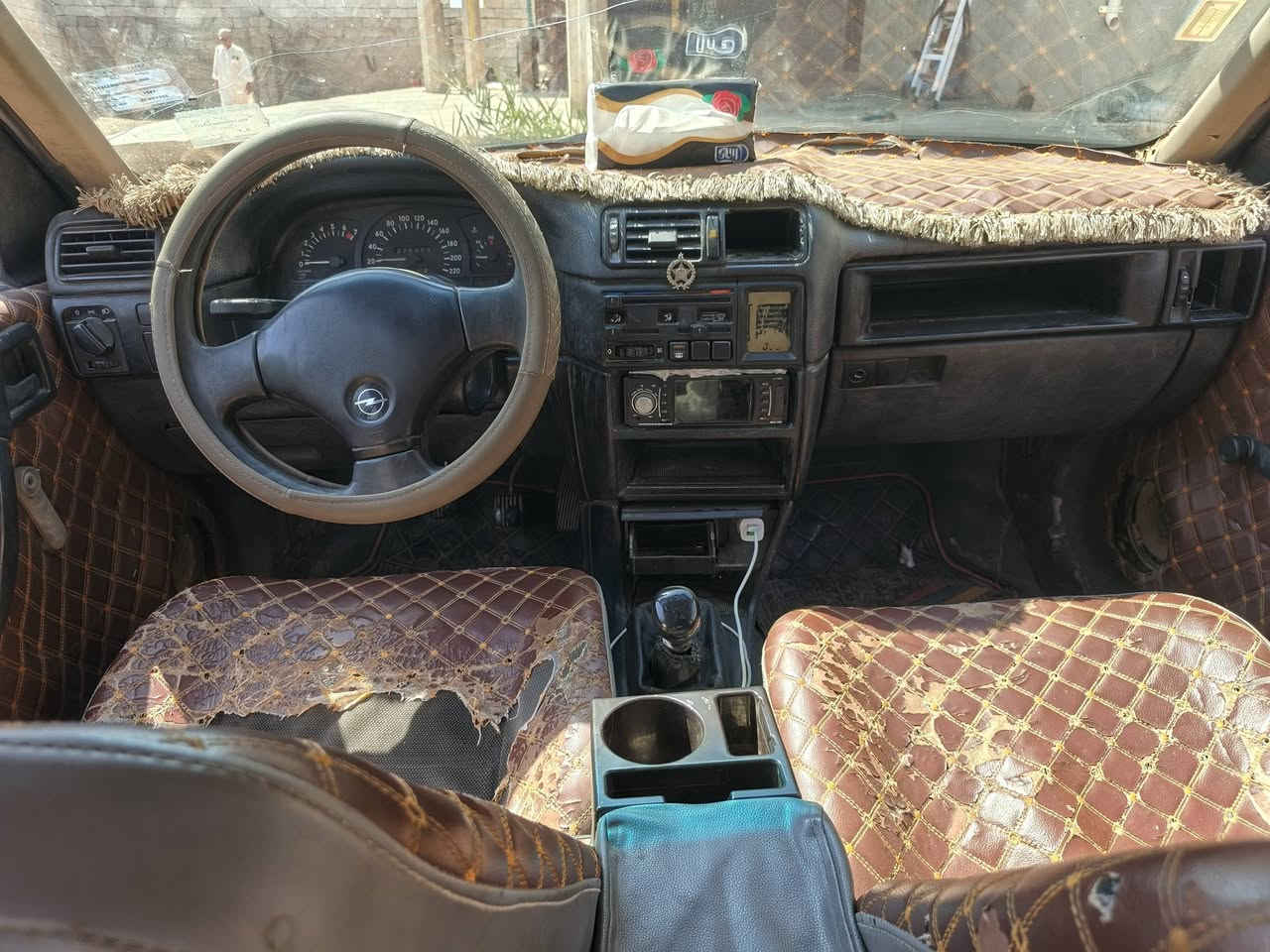 السلام وعليكم  لبيع أوبل فكتره حجم 20  كير محرك شرط   موديل 1991  بيهه بس خياس بل هلالات  تخم تأير  جديد  السعر بلاش 35   الاستفسار  علا ***********
