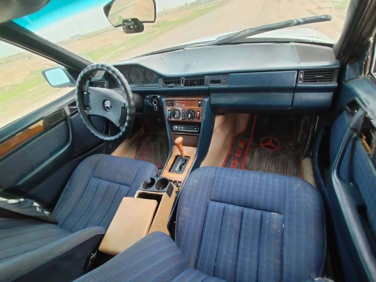 مارسدس دب موديل 1988 محرك بطه ثنين ونص سعر 38 وبيها مجال *********** كركوك
