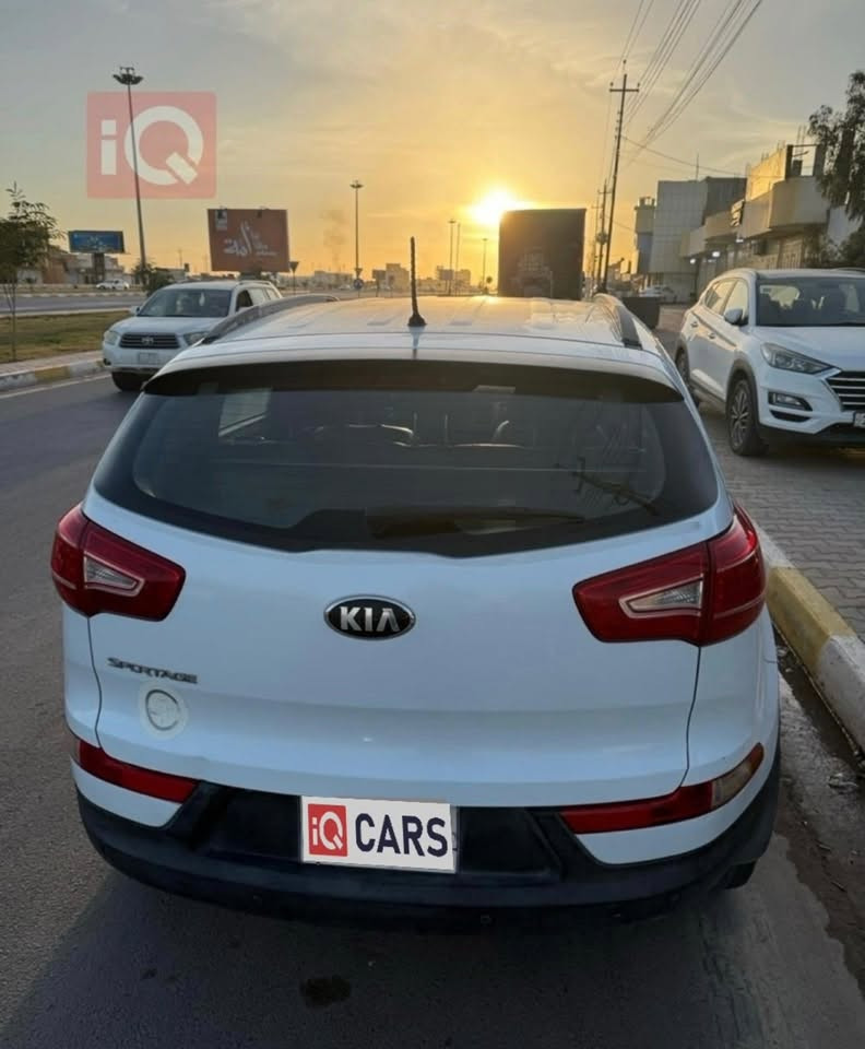 سبورتاج خليجيه 2014 للبيع
بيها قطعتين محسوبة صبغ
ماشيه 112 رقم بغداد 
حساسات و بيها كامرتين خلفيه و شاشه 
نظيفة و مرتبة 
مكاني الرمادي 
***********
