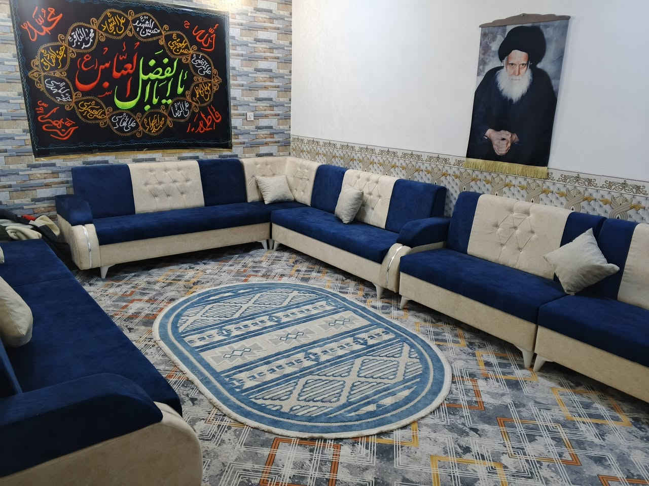 سلام عليكم اخوان عندي هاذه البيت البيع زراعي مساحه 150متر بال حمد نزلت شيخ سامي بيت نضيف وكله سيراميك
بي 2غرف نوم 
وستقبل وبراني 
وبي صحيات خارجي وداخلي 
مطبخ وساحه
وستفسار على هذا الرقم 
***********
***********
