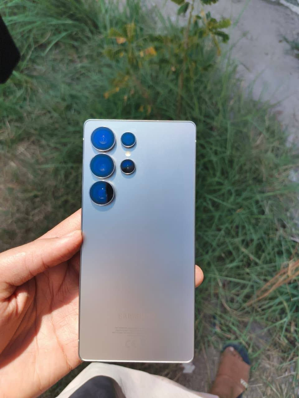 S25  Ultra 256GB
دبل سيم كارت 
نظافة ١٠٠% ولاخدش 
مستعمل اقل شهر  
جميع الملحقات (كفر اصلي - لاصق شاشة - كيبل شحن - كارتون)
عنواني : بغداد الراشديه مال الحسينيه 
السعر 1.300.000 
رقم ***********
