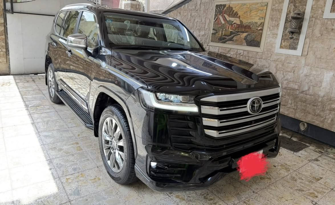 السلام عليكم
بيع فقط نقدا 
لاندكروز vxلمتدد بريم 
بصمه فتحه جلد حار بارد جميع كشنات وكشنات خلفيه كهرباء بوب شفط رادار تحديد مسار نقطه عمياء فول xv لمتدد  ٢٠٢٤
بغداد رقم ماشيه ٥ الف فقط كفاله من كل شي 
***********
