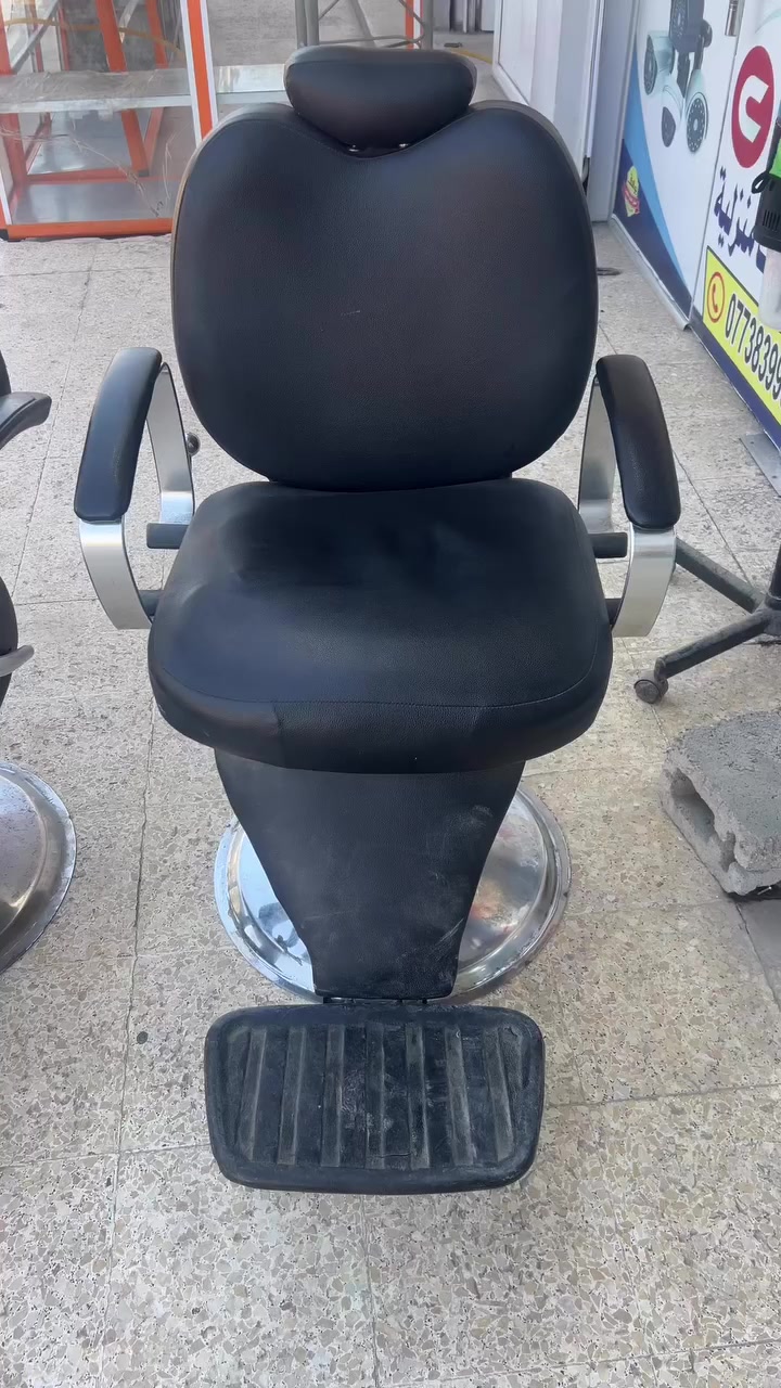 كراسي حلاقه للبيع واحدجديد والثاني بس جكو عاطل للتواصل  ***********ثنينهآ 170 قفل
