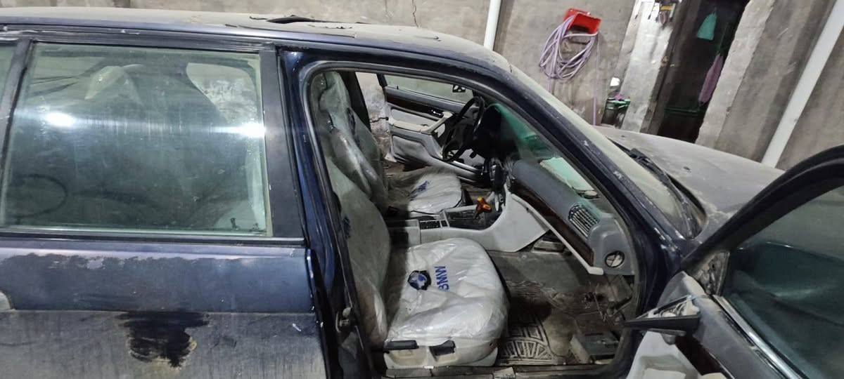 السلام عليكم بي ام دبليو للبيع كيره ياخر بل اول ول ثاني ول باقي النمر عادي اني ابيع هل موجود دعاميته موجوده ابيع رقم بغدلد موازي مالكه اني مكاني حله الحمزة الغربي السعر ٢٣ورقه وبيه مجال عليه غرامه 500ينكطعن منه ***********
