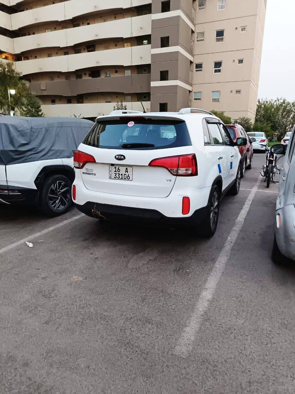 السلام عليكم سورنتو 2015 خليجي
6 سلندر فول مواصفات 

كير ومحرك تبريد تدفئه كفاله 
بيها صبغ ٤ قطع 
هزه وسنويه ورقم قادسيه جديد وباسمي تحويل مباشر 
شاشه
٧راكب
منضومه غاز بيها 
حداديه جديده 
تخم تاير جديد 
وترايها وين ما يعجبك 
السعر ١٥٥ وبيها مجال بسيط 
***********واتساب
