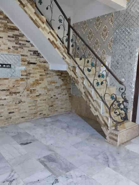 معروض لدينا في المكتب بيت المساحة 100 م إمامي بناء جديد كونكريت مسلح طابقين) العنوان الصالحية خلف قاهر الاسعار ب الفرع عرض الشارع 8 م السعر 170 مليون الاتصال على ***********
