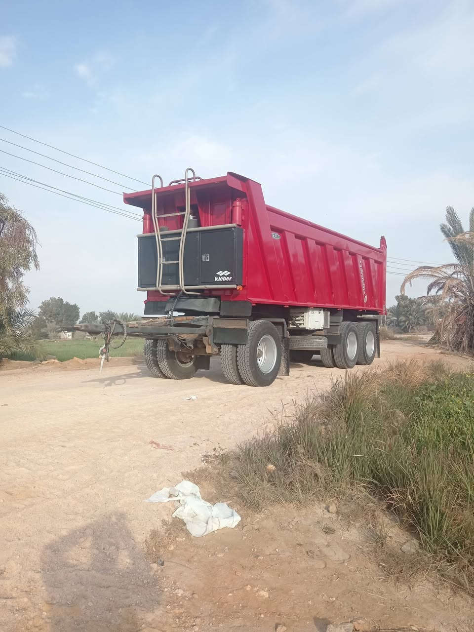 سلام عليكم مقطوره للبيع تسكام ابودواد تخم تاير مديل ٢٠٢٤ ويل صاج مكفول طول ٧٤٠ جاهز كهربائية *********** ***********
