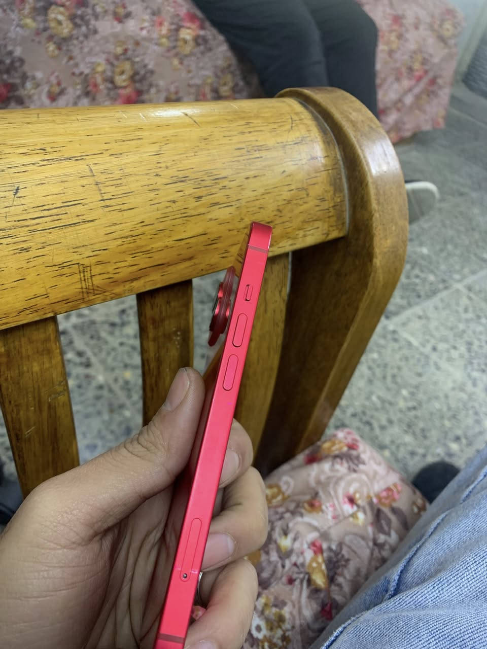 سلام عليكم 14 عادي
الجهاز كلش نضيف مبدل ضهر فقط 
بي شخط زغير بلشاشا واضح بلصور
ذاكره 128 بطاريه 87 
الجهاز على البلاد مكاني بغداد البياع
ب400 الف
***********
