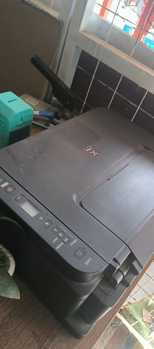 أغراض محل اسواق ومكتبة للبيع  للاتصال ***********
